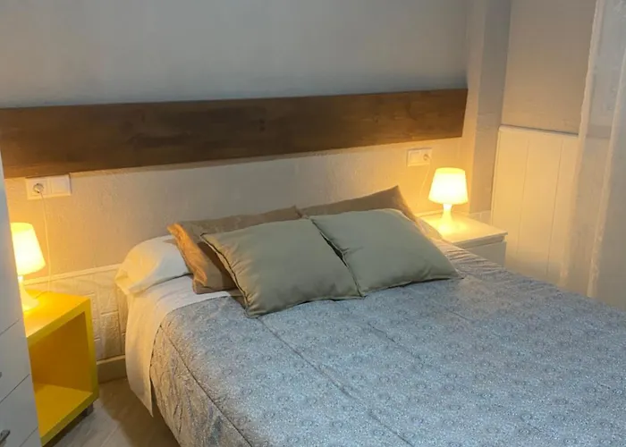 Apto Con Patio Y Barbacoa Bbq H De La Reina דירה קורדובה