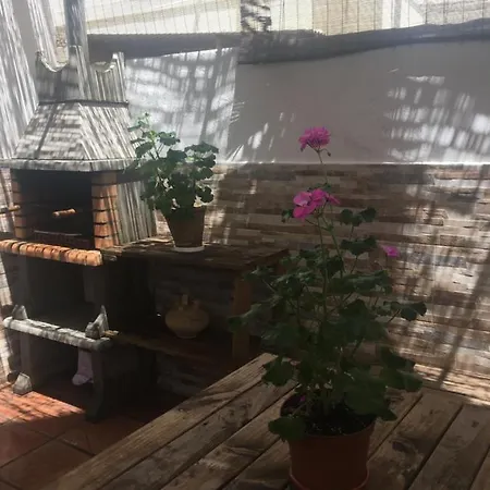 Apartment Apto Con Patio Y Barbacoa Bbq H De La Reina *