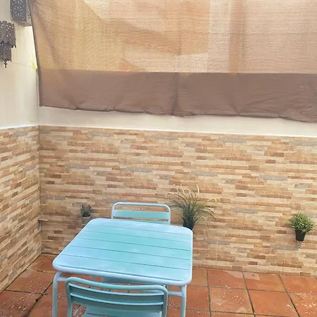 Apartment Apto Con Patio Y Barbacoa Bbq H De La Reina *