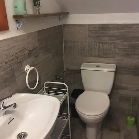 Apto Con Patio Y Barbacoa Bbq H De La Reina